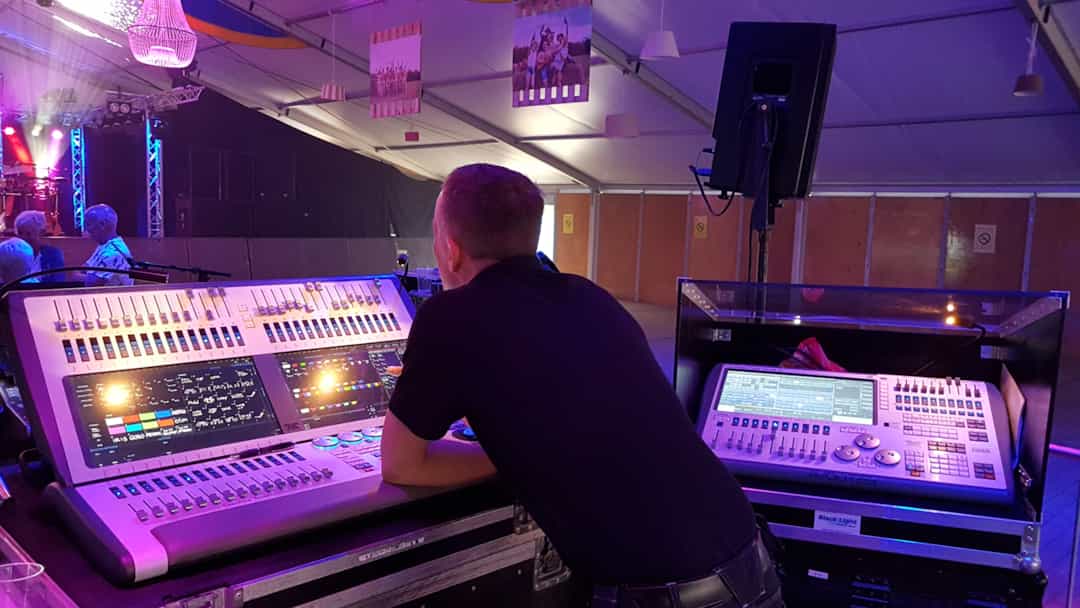Lichttafels, dimmers, stroomverdelers
